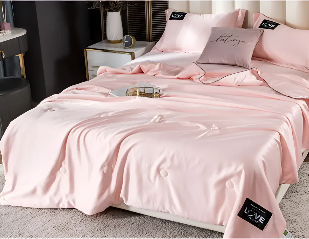 SilkyDream – Luxus Seidenbettdecke für Komfort in allen vier Jahreszeiten