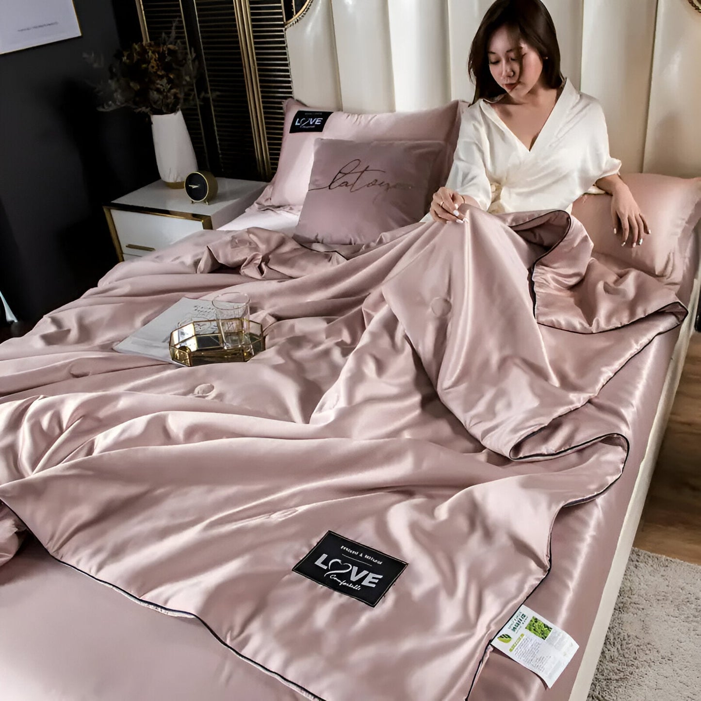 SilkyDream – Luxus Seidenbettdecke für Komfort in allen vier Jahreszeiten