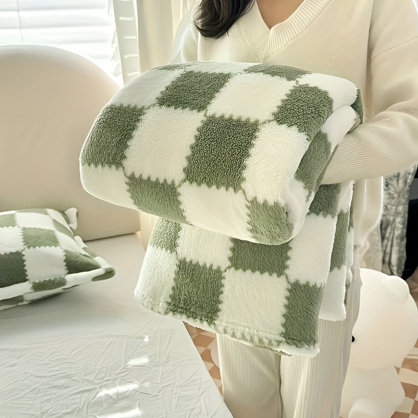 Fleece-Decke mit buntem Karomuster für gemütliche Wohnkultur
