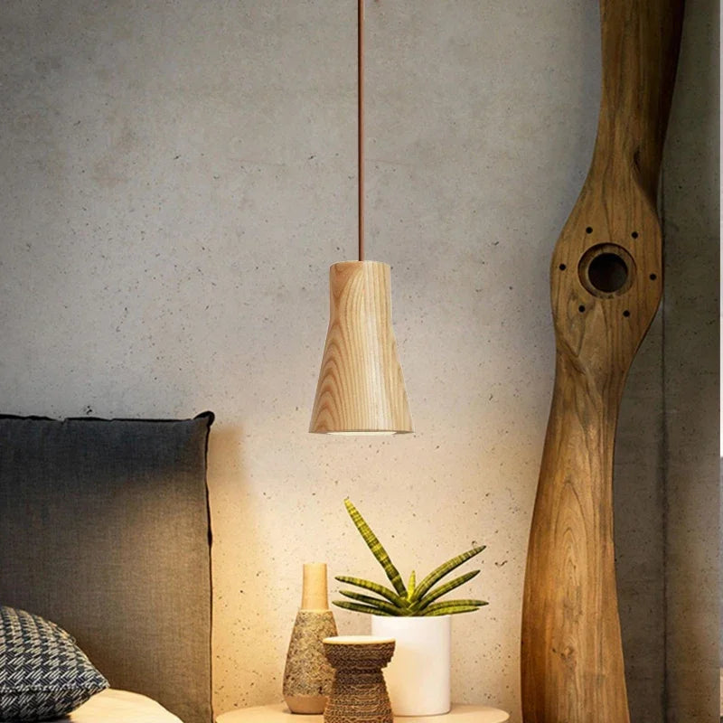 Holz Stehlampe für stilvolles Interieur | NordicGlow