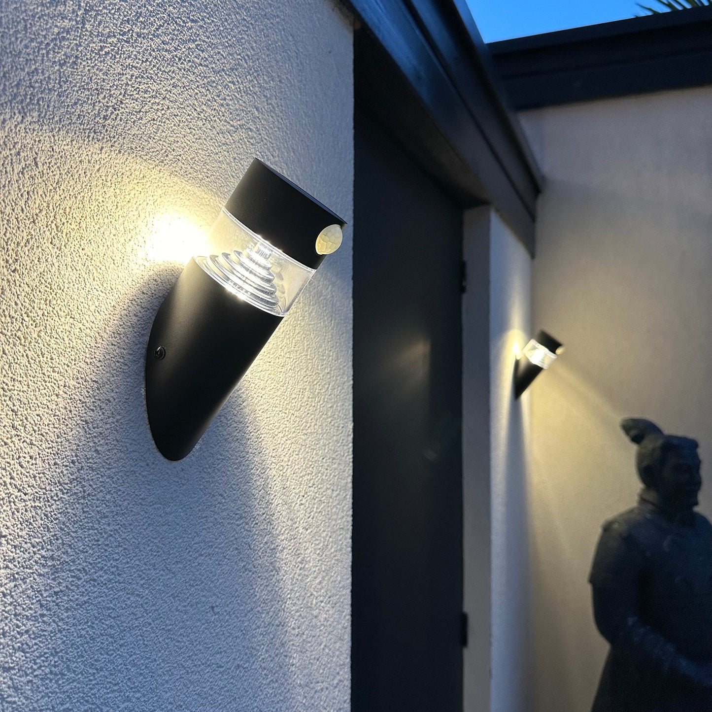 Solarenergie Wandlampe Außen mit Bewegungsmelder für Sicherheit und Beleuchtung