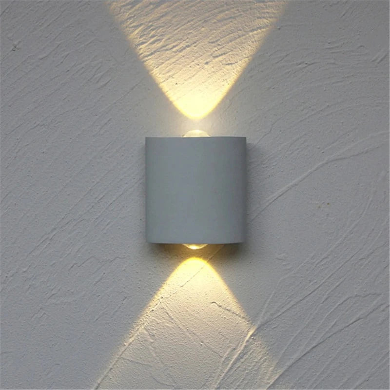 LuxRoyale ElementProof Wasserdichte Wandlampe - Außen-LED-Leuchte, wetterbeständig