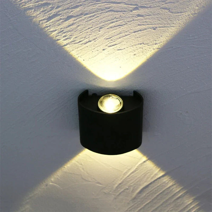 LuxRoyale ElementProof Wasserdichte Wandlampe - Außen-LED-Leuchte, wetterbeständig