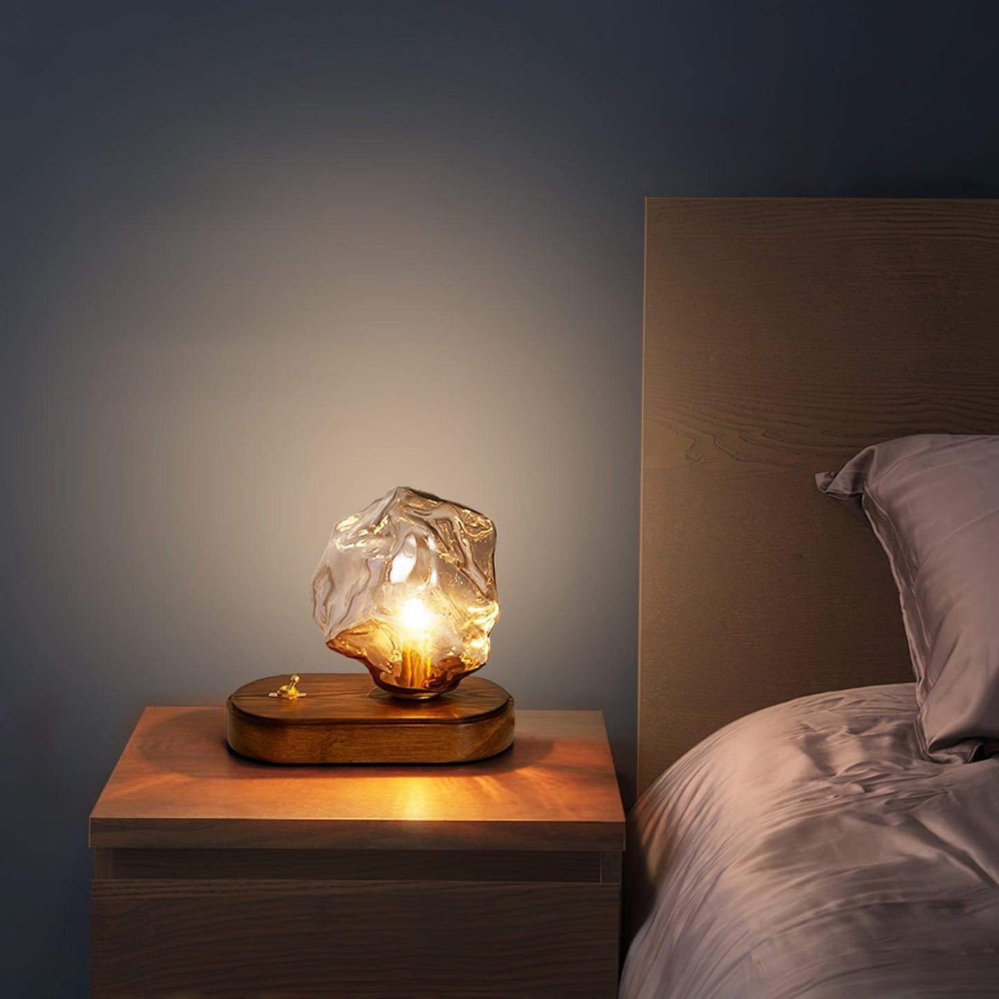 Icy Tischlampe – Elegantes Frostglas Design – Vielseitige Beleuchtung für jedes Zuhause