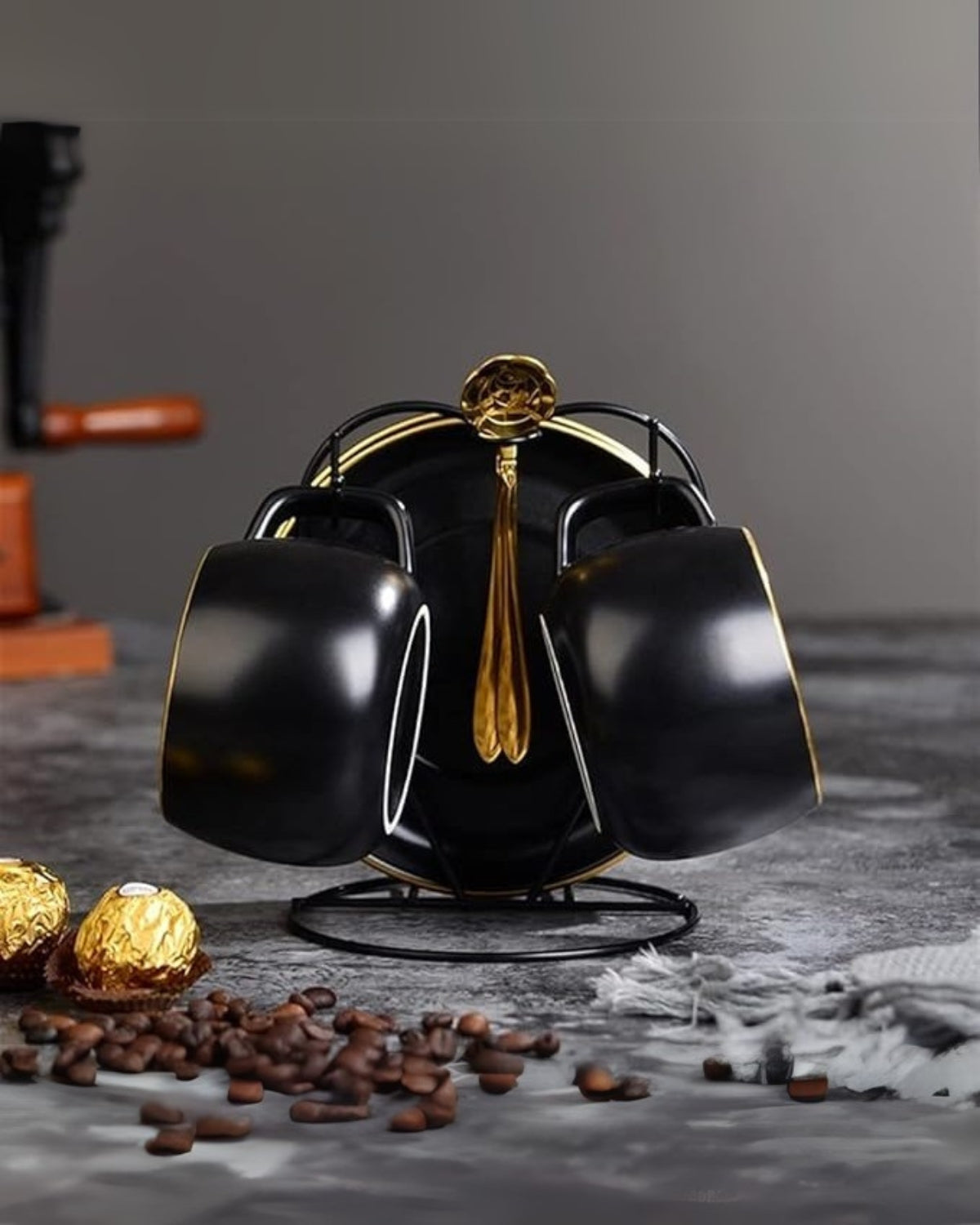 Zeitlose Eleganz – Luxuriöses Porzellan-Teeset mit Pariser Charme