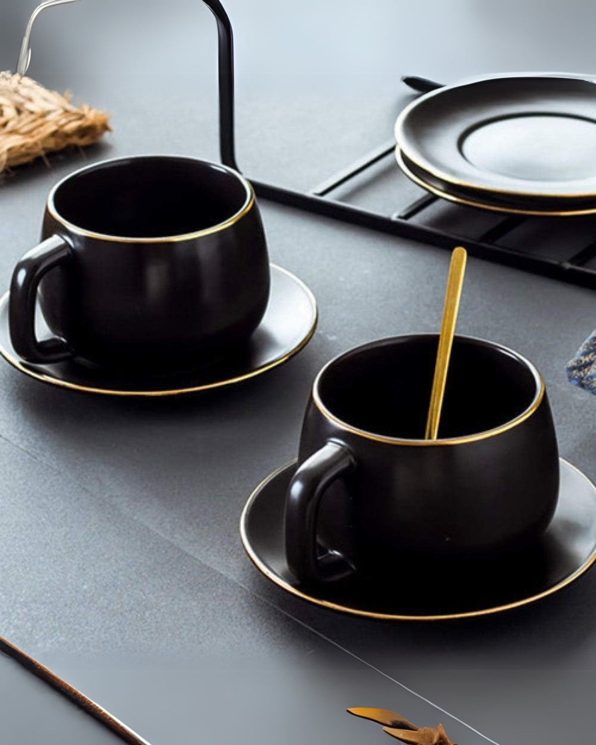 Zeitlose Eleganz – Luxuriöses Porzellan-Teeset mit Pariser Charme