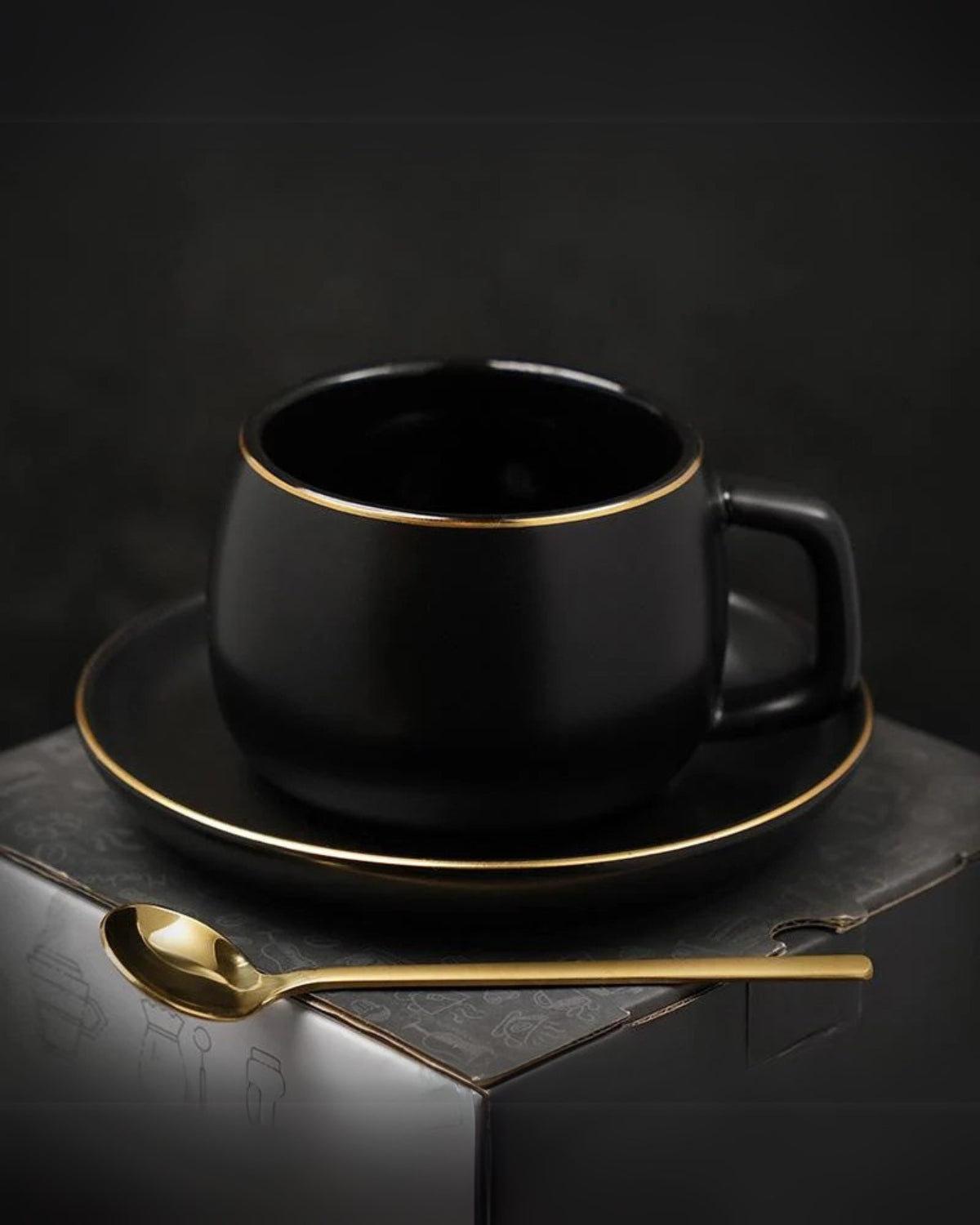 Zeitlose Eleganz – Luxuriöses Porzellan-Teeset mit Pariser Charme