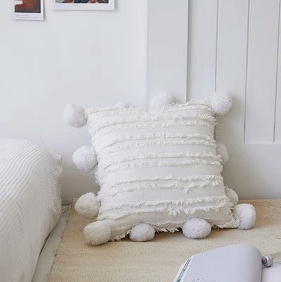 Kissenbezug aus Baumwolle – Rüschen & Pompons – 45 x 45 cm