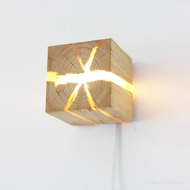 CubeGlow – Luxuriöse Holzwandlampe mit modernem und natürlichem Design