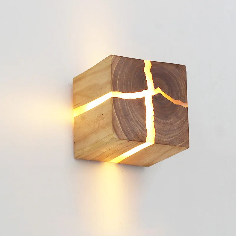 CubeGlow – Luxuriöse Holzwandlampe mit modernem und natürlichem Design