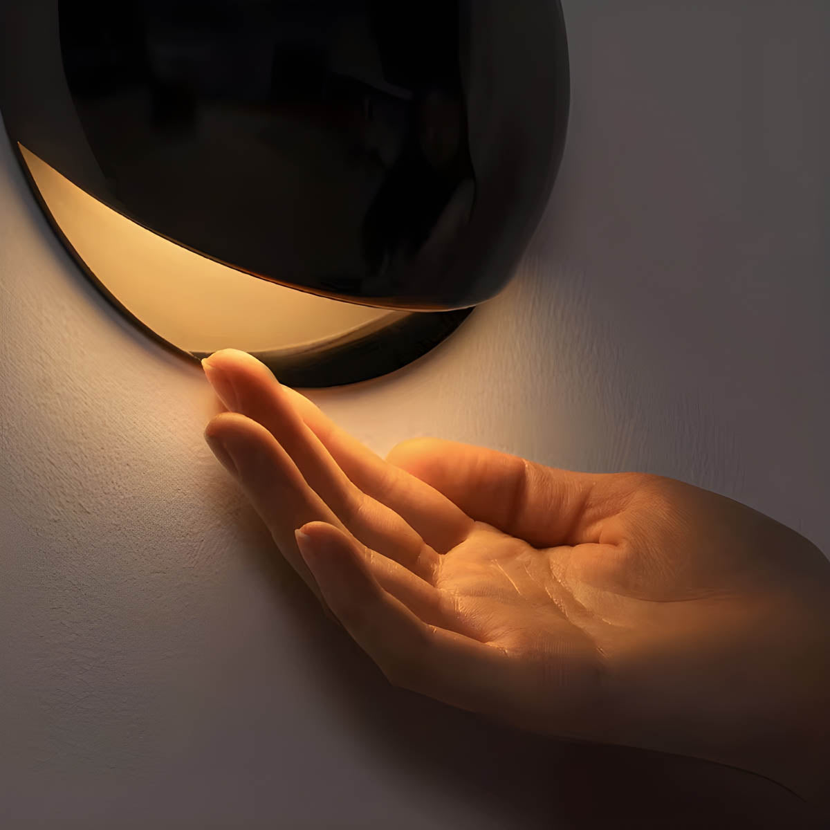 Pebblux – Minimalistische Wandleuchte mit natürlicher Eleganz