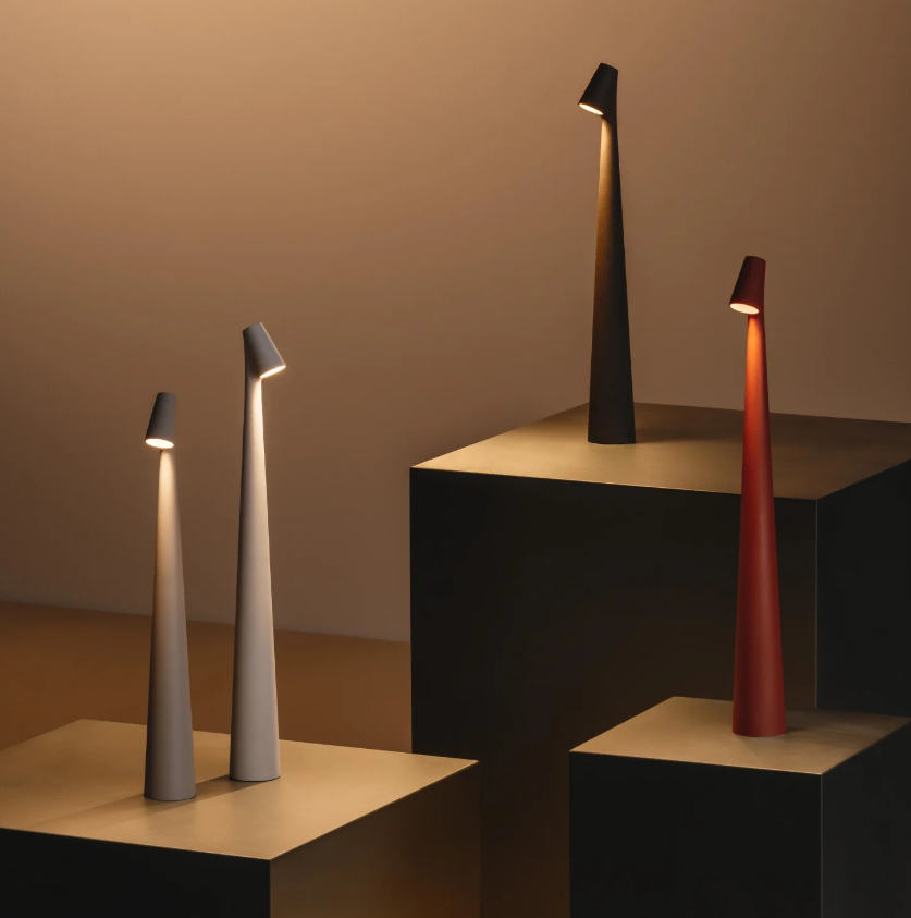 La Lumière d'Opale - Tischlampe aus Opalglas und Metall | Elegante und raffinierte Beleuchtung