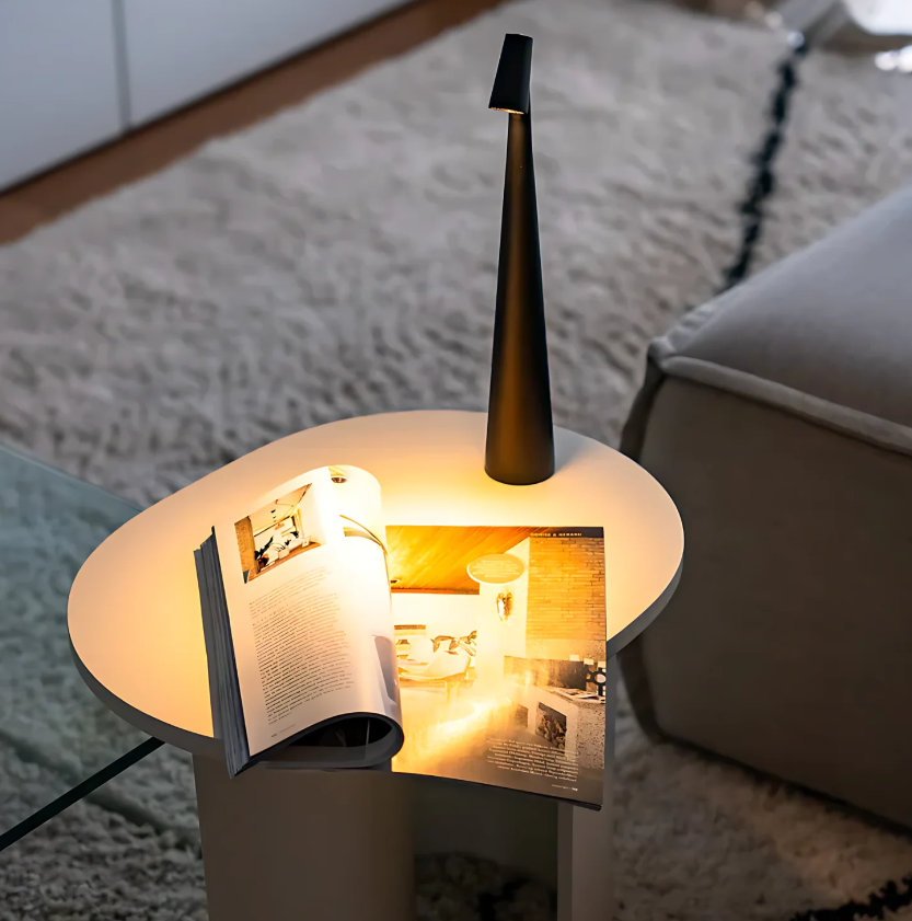 La Lumière d'Opale - Tischlampe aus Opalglas und Metall | Elegante und raffinierte Beleuchtung