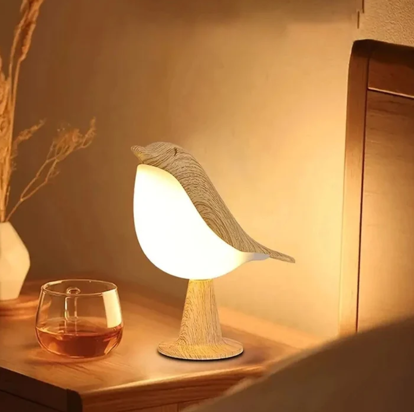 Garduru LED Tischlampe aus Holz mit Vogel-Design – Eleganz und Funktionalität