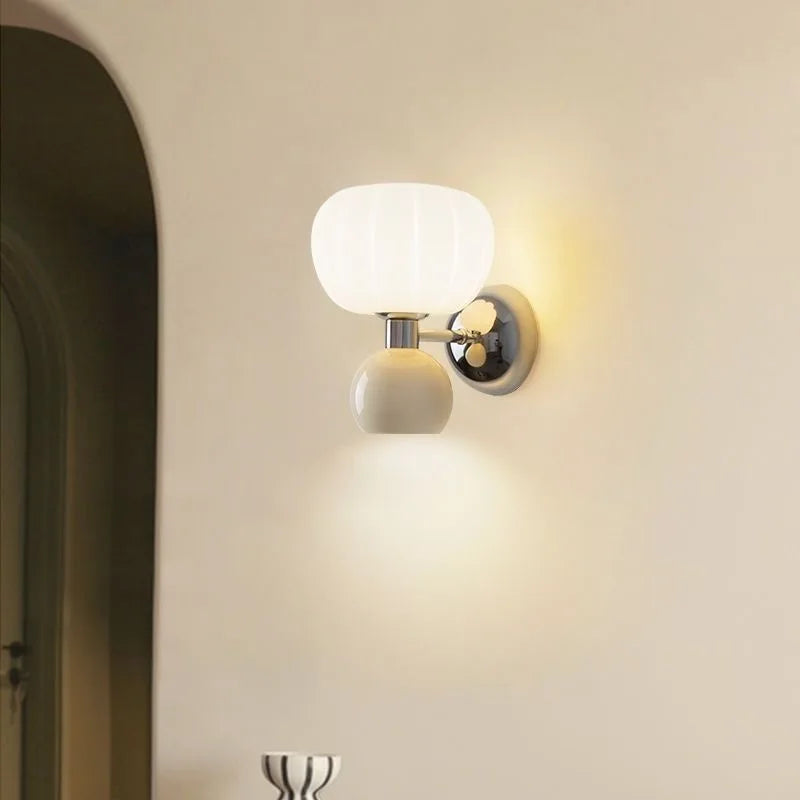 Garduru – Warme Wandlampe