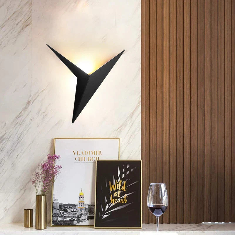 Royaleva Trigon Wandlampe - Moderne LED Dreiecks-Wandlampe, Schwarz/Weiß/Gold, Warm/Kalt Weiß