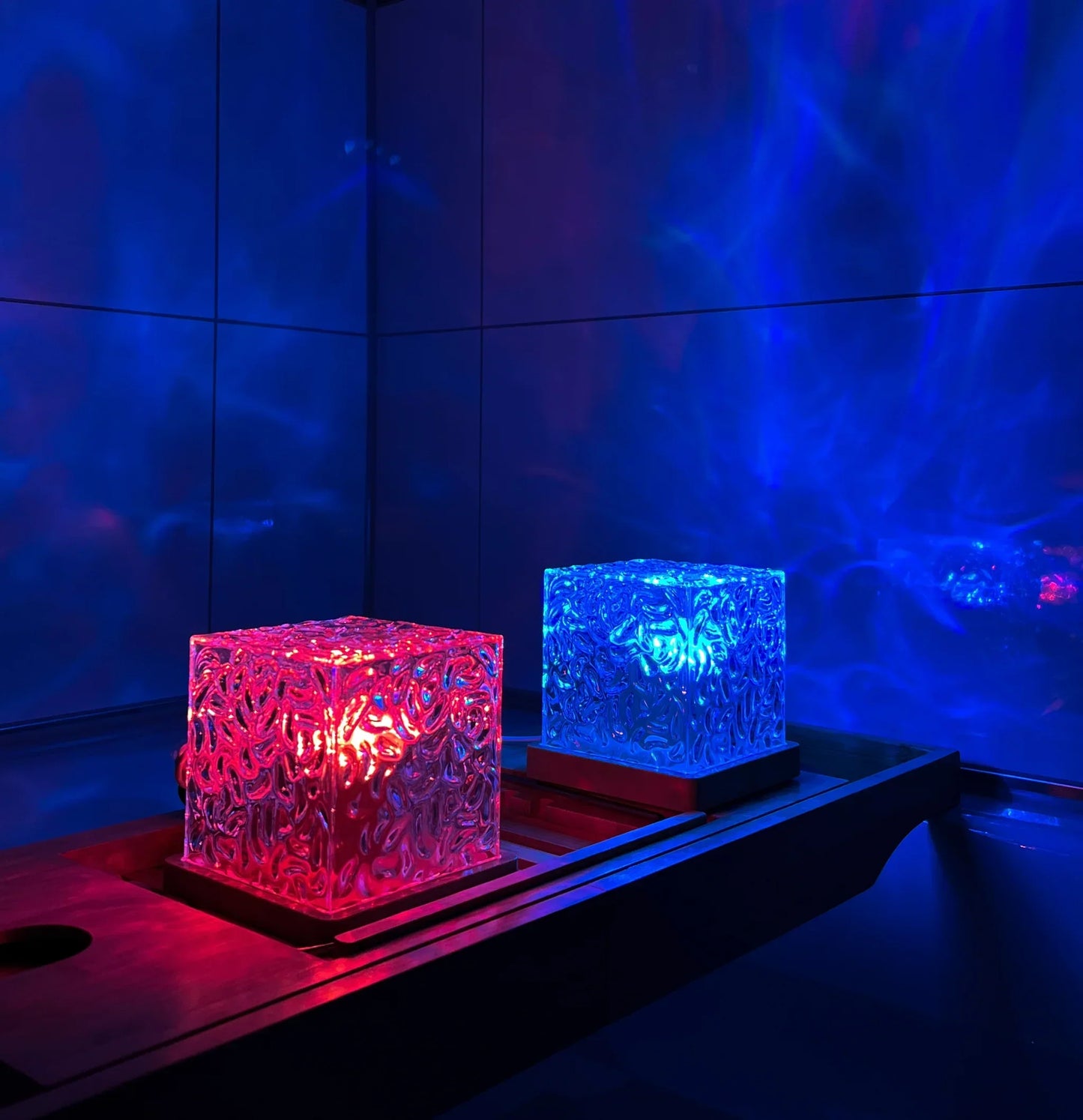LED Tischlampe mit Wasserwellen-Effekt