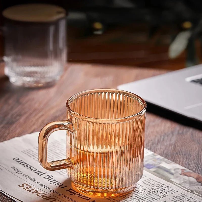 LineaPure - Glas-Tasse mit vertikalem Streifendesign