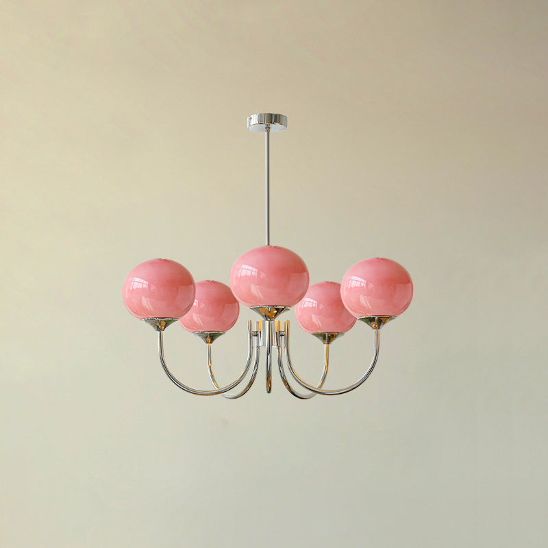 Deckenleuchte mit rosa Glasglobenschirmen
