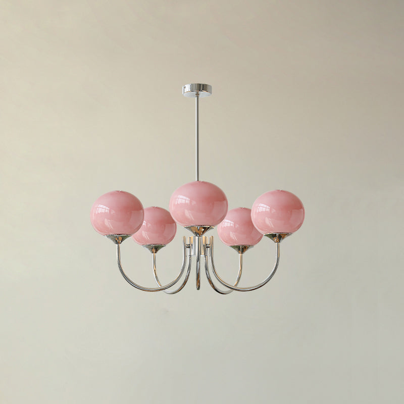 Deckenleuchte mit rosa Glasglobenschirmen