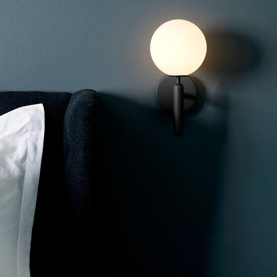Scandiluxe LED Lampe – Minimalistisches Design aus Messing und Glas für Innenräume