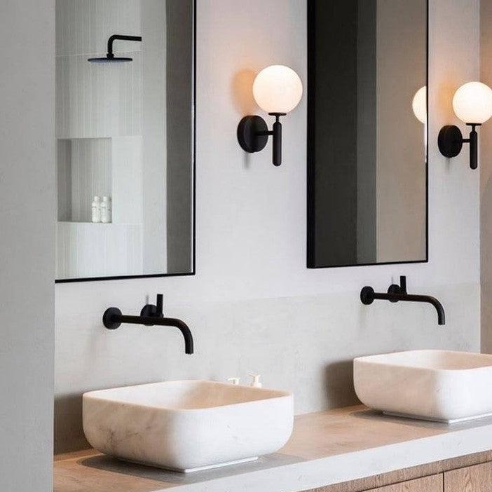 Scandiluxe LED Lampe – Minimalistisches Design aus Messing und Glas für Innenräume