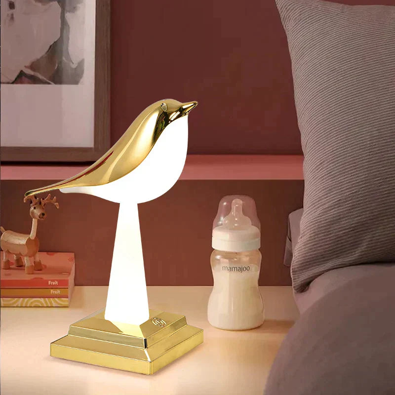 Moderne Tischlampe mit einzigartigem Vogel-Design für ein stilvolles Interieur