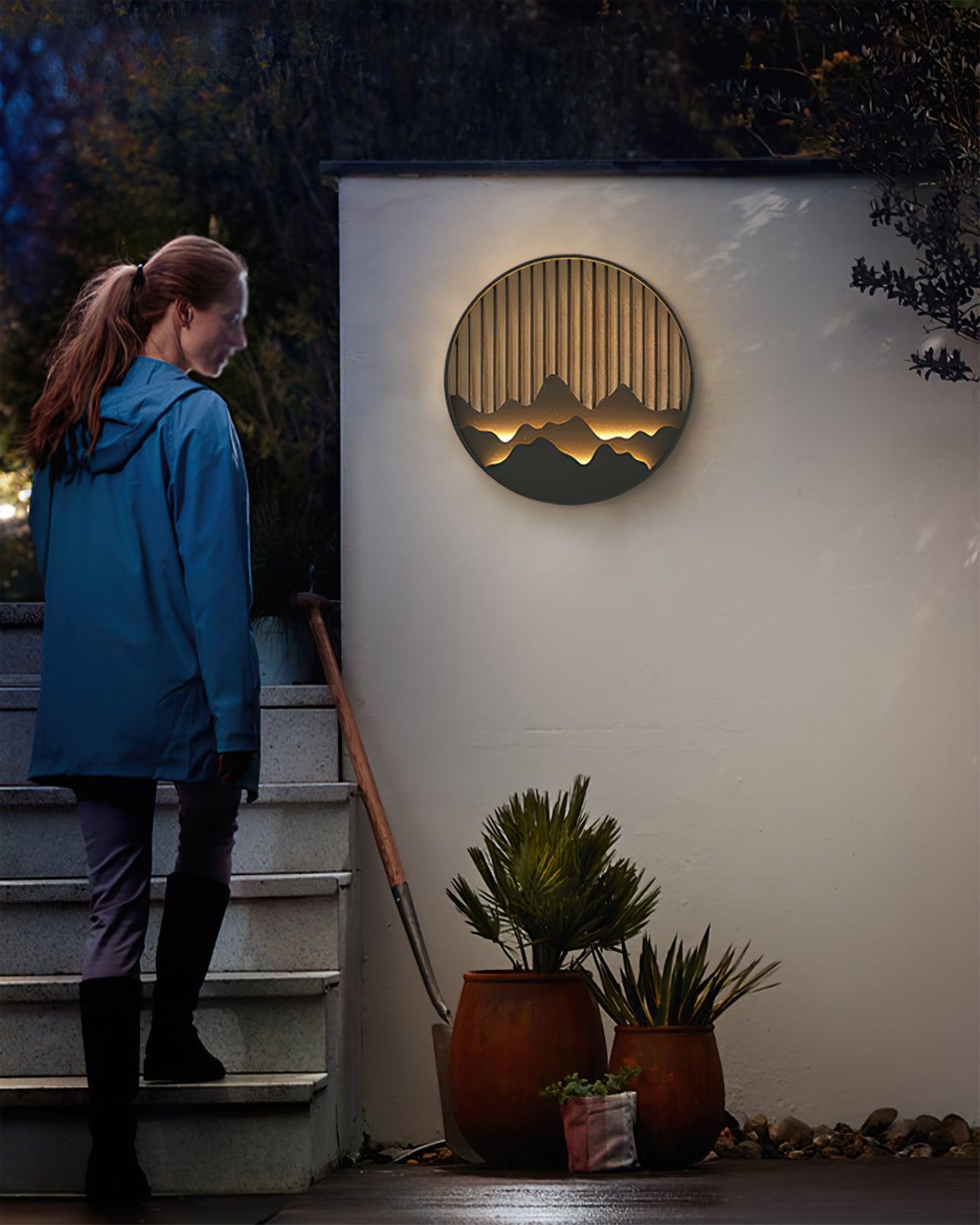 Wandlampe Außen Mountain - LED Lampe aus Edelstahl mit Berg- und Wassermotiv