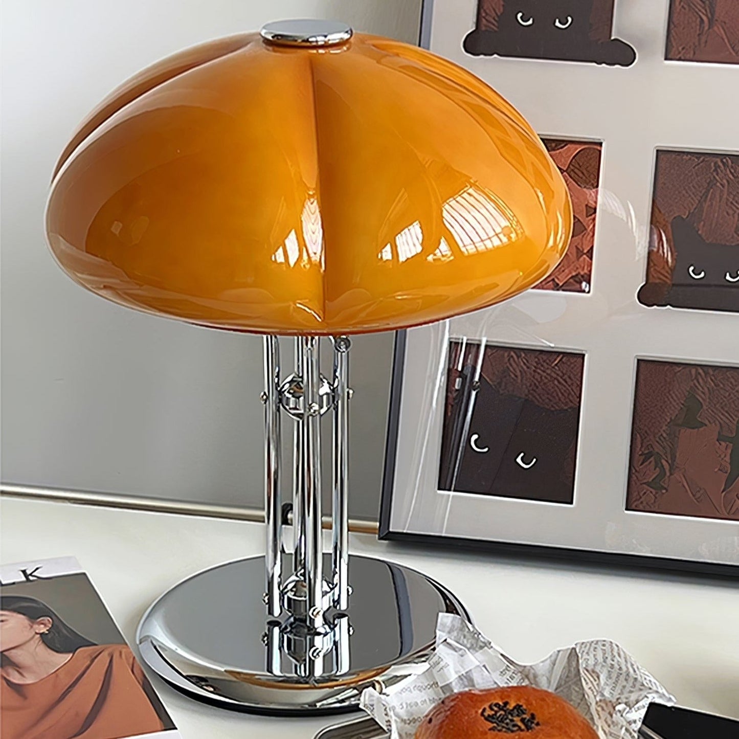 Tischlampe Pilz Bauhaus – Modernes Design mit Amberglas-Schirm