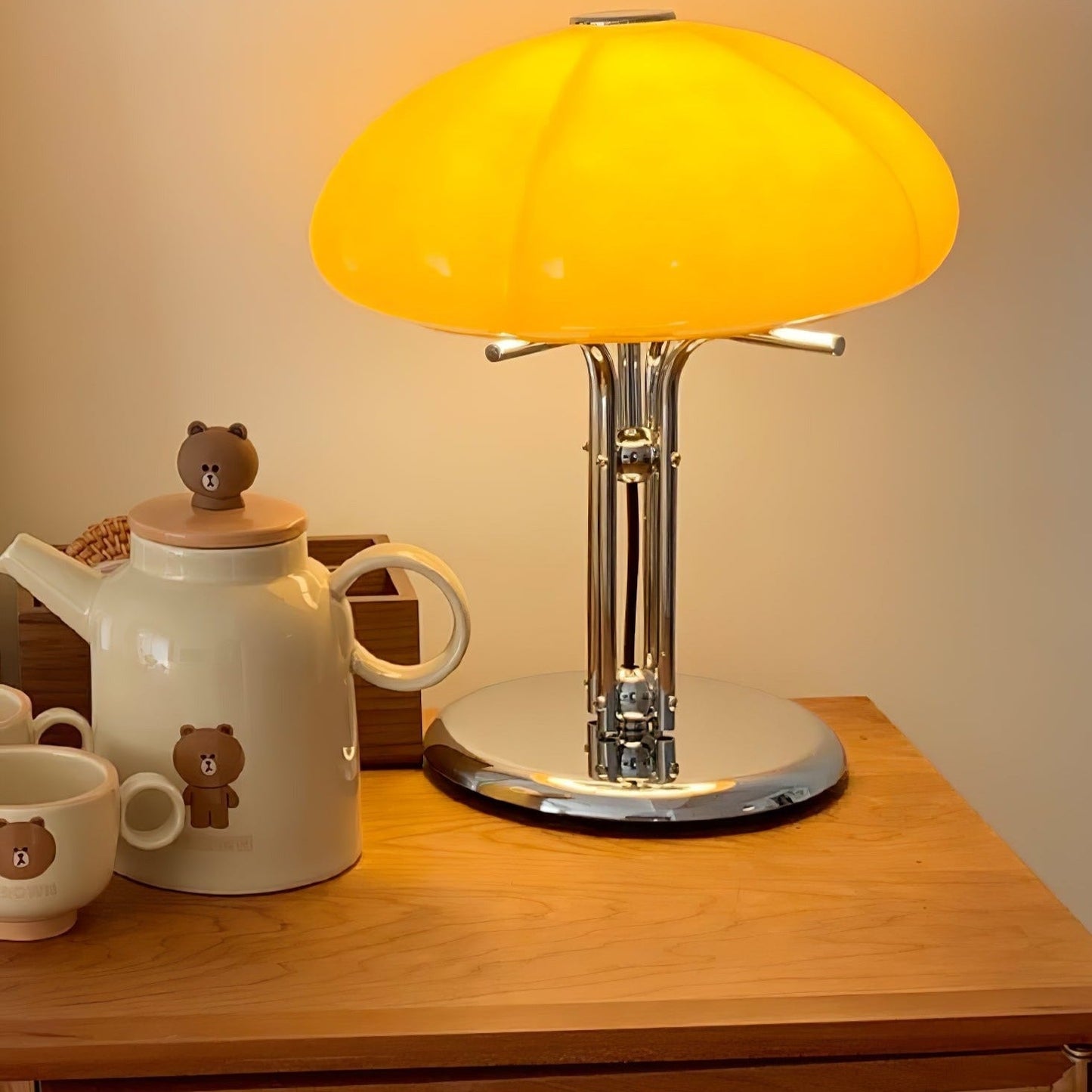Tischlampe Pilz Bauhaus – Modernes Design mit Amberglas-Schirm