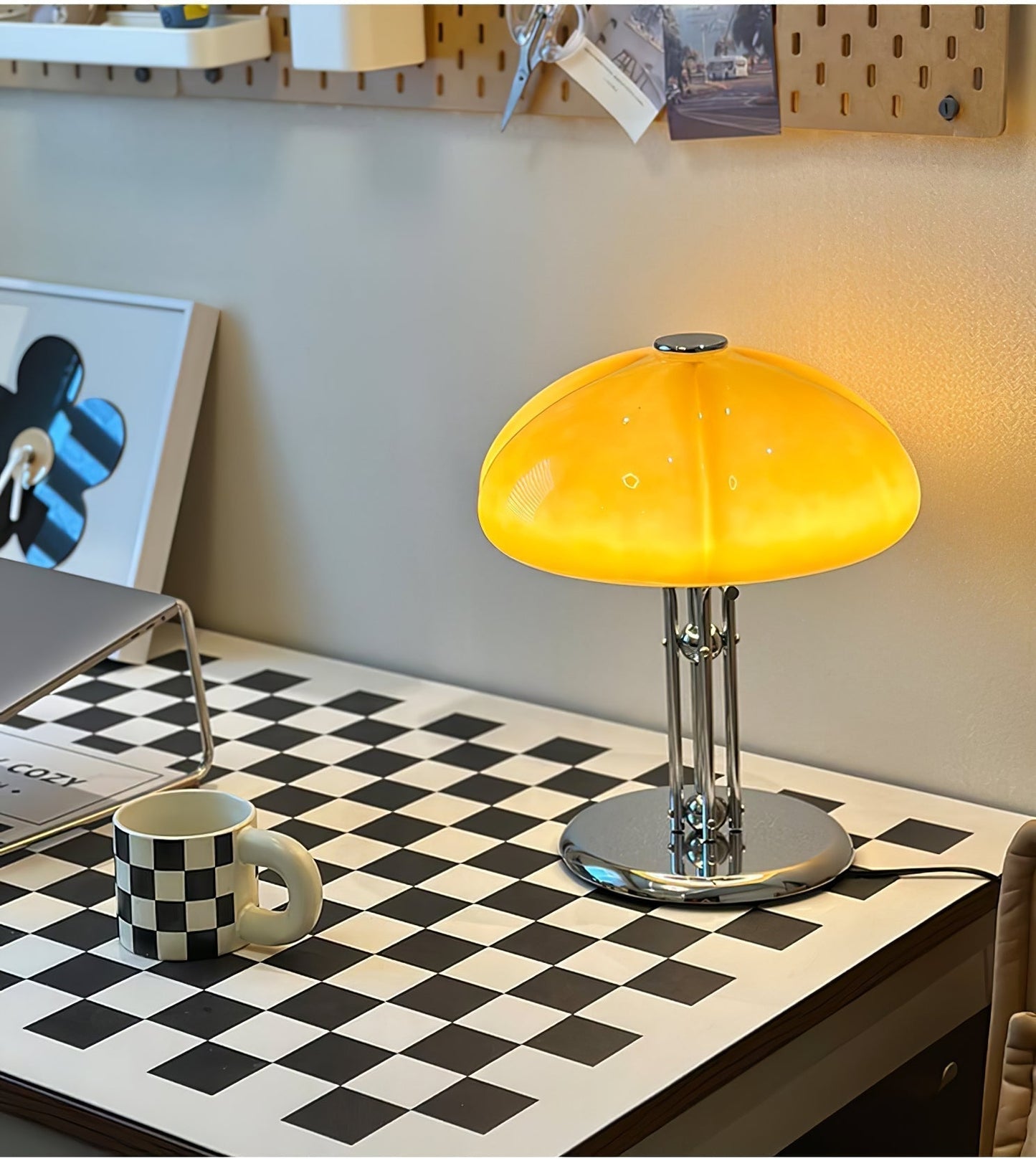 Tischlampe Pilz Bauhaus – Modernes Design mit Amberglas-Schirm