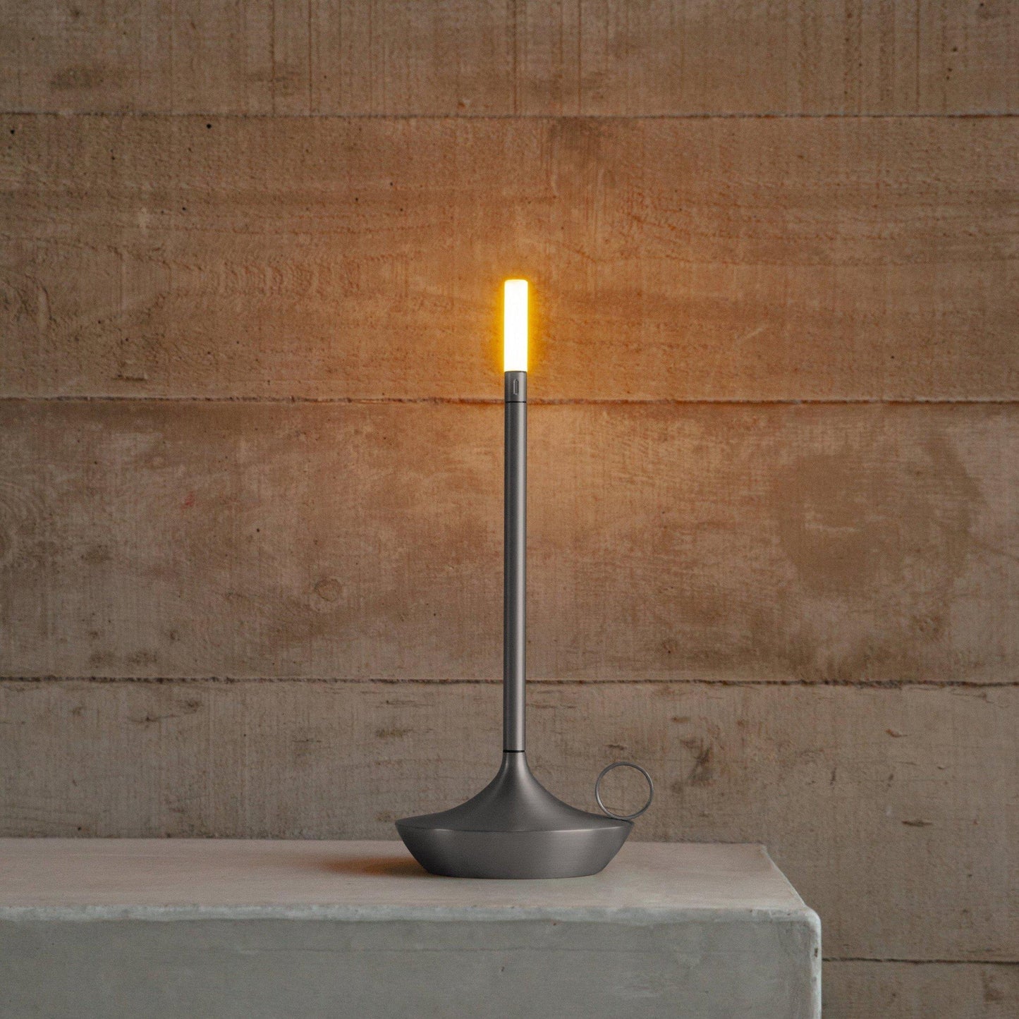 Lampe Giavi - Zeitgenössische Eleganz und warme Atmosphäre mit dimmbarem Licht