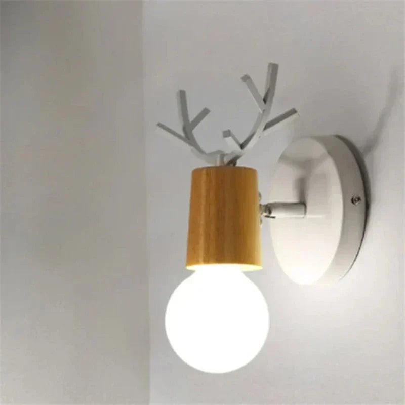 Elegante Wandleuchte mit Geweih-Thema | NatureGlow