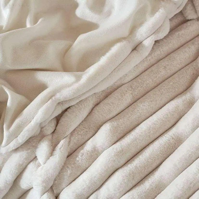 Luxuriöse nordische Wohndecke aus Polyester – Wärme, Komfort und Stressabbau in verschiedenen Größen