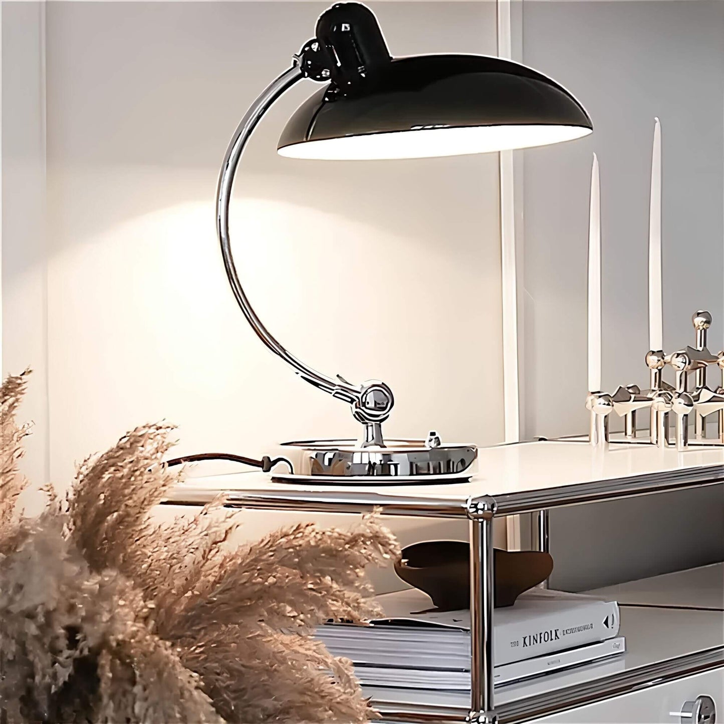 NordicGrace – Minimalistische Tischlampe mit skandinavischen Einflüssen