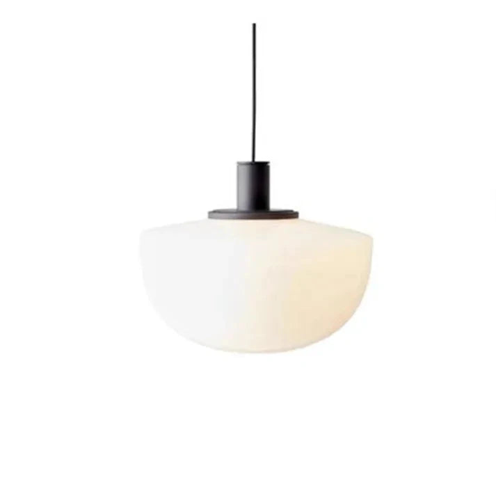 Moderne Glas- und Metallaufhängung – Elegante Globelampe für Küche und Esszimmer
