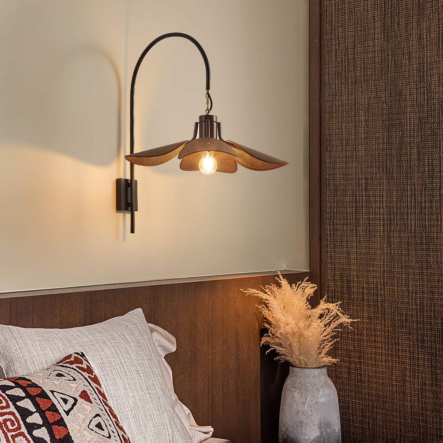 Applikation Petal Bloom – Elegante Wandlampe in Form von Blütenblättern