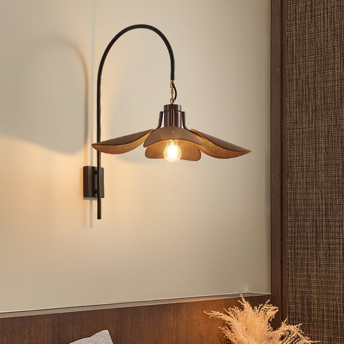 Applikation Petal Bloom – Elegante Wandlampe in Form von Blütenblättern