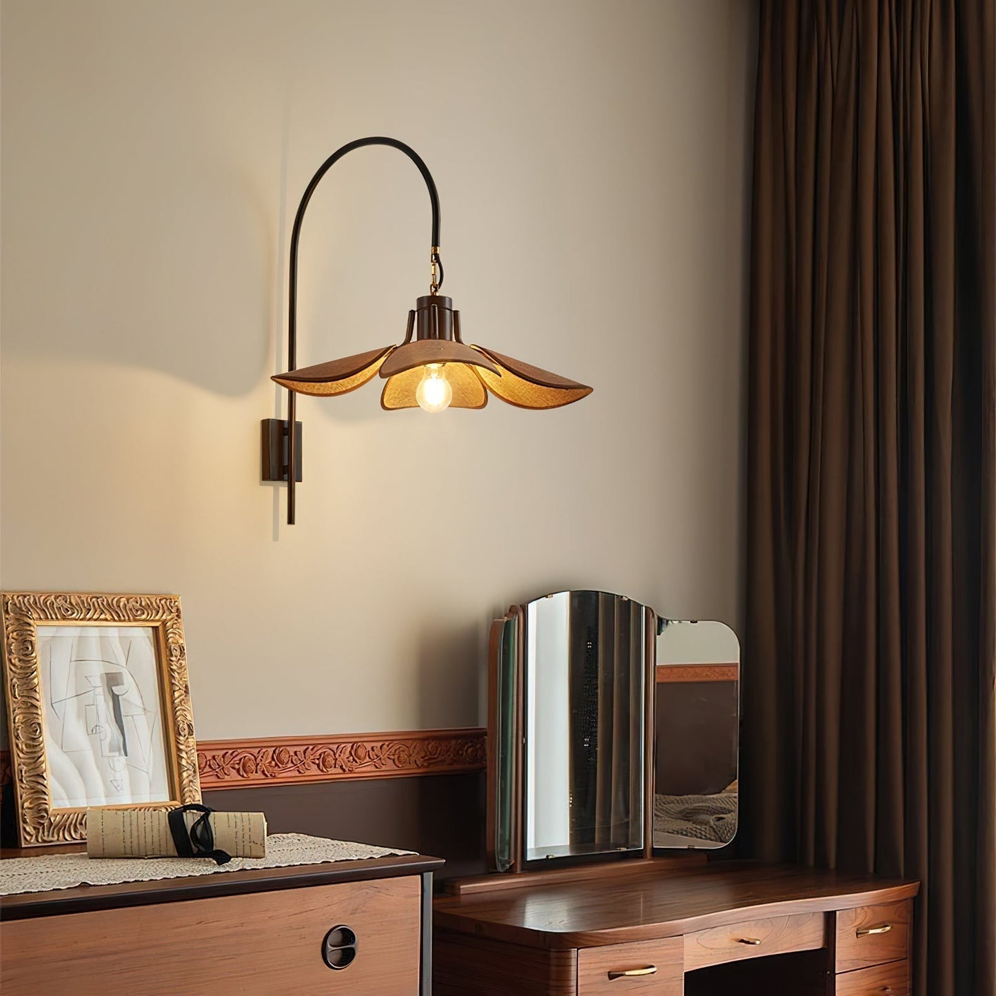 Applikation Petal Bloom – Elegante Wandlampe in Form von Blütenblättern