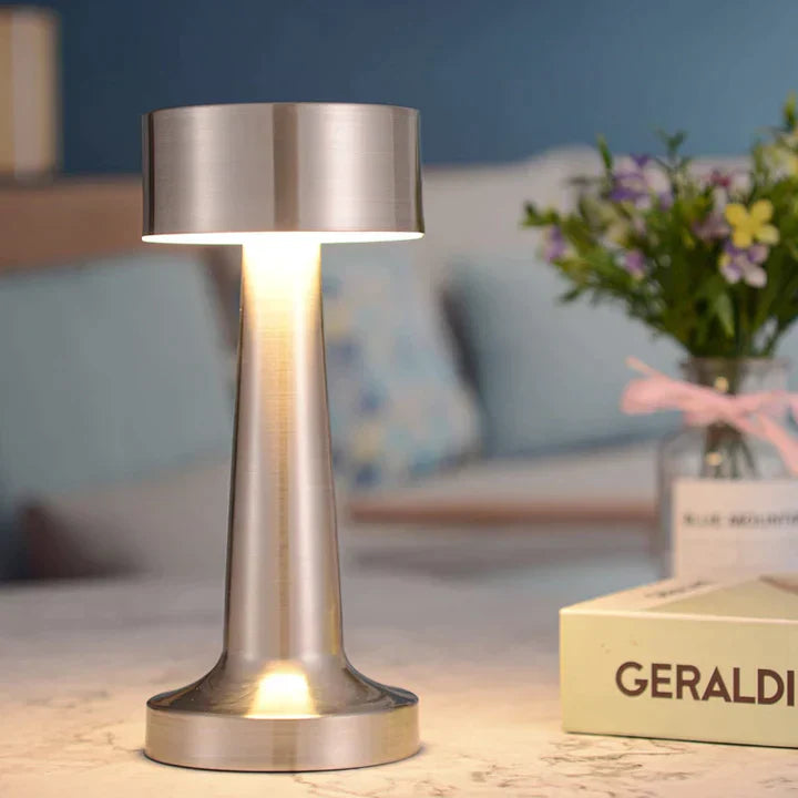 LuxGlow Tischlampe – Eleganz und Funktionalität für Ihre Räume