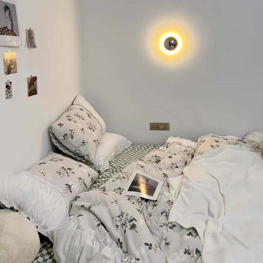 RoyaleGlow Elegante Runde Metall Wandlampe – Modernes Wohnaccessoire