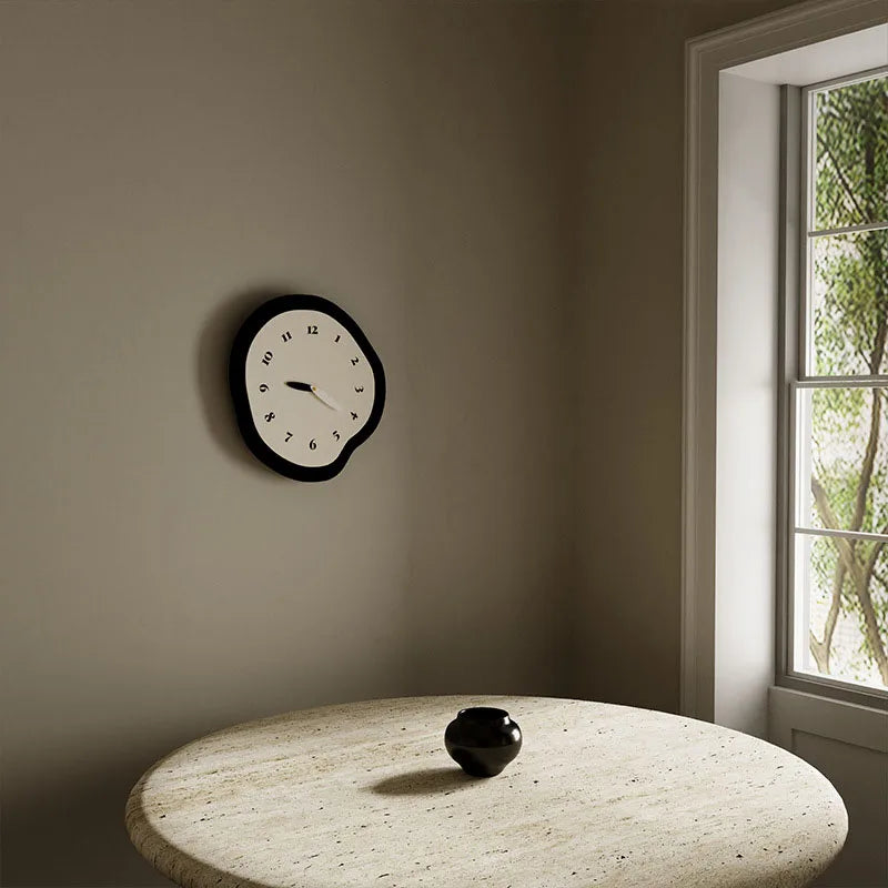Garduru Skandinavische Wanduhr im Nordic Design