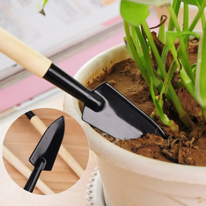 3-teiliges Gartenwerkzeugset mit Holzgriffen für effiziente Gartenpflege