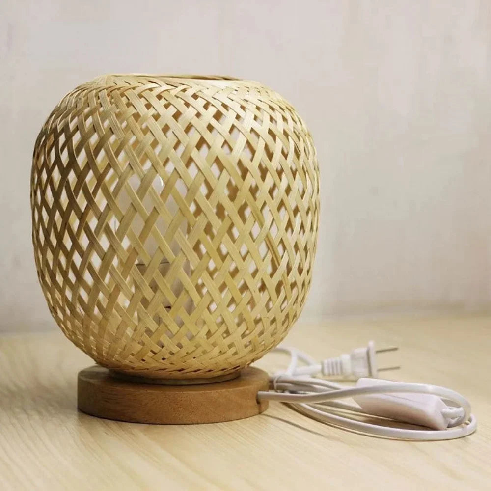 Handgefertigte Rattan Tischlampe