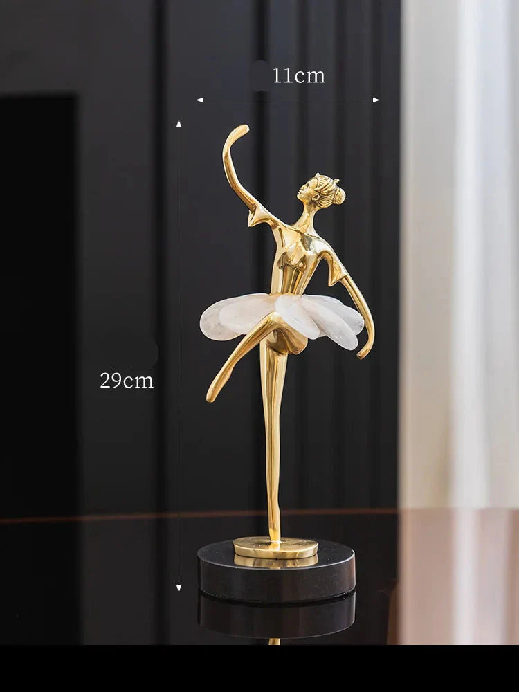 Elegante goldene Balletttänzerin Figur