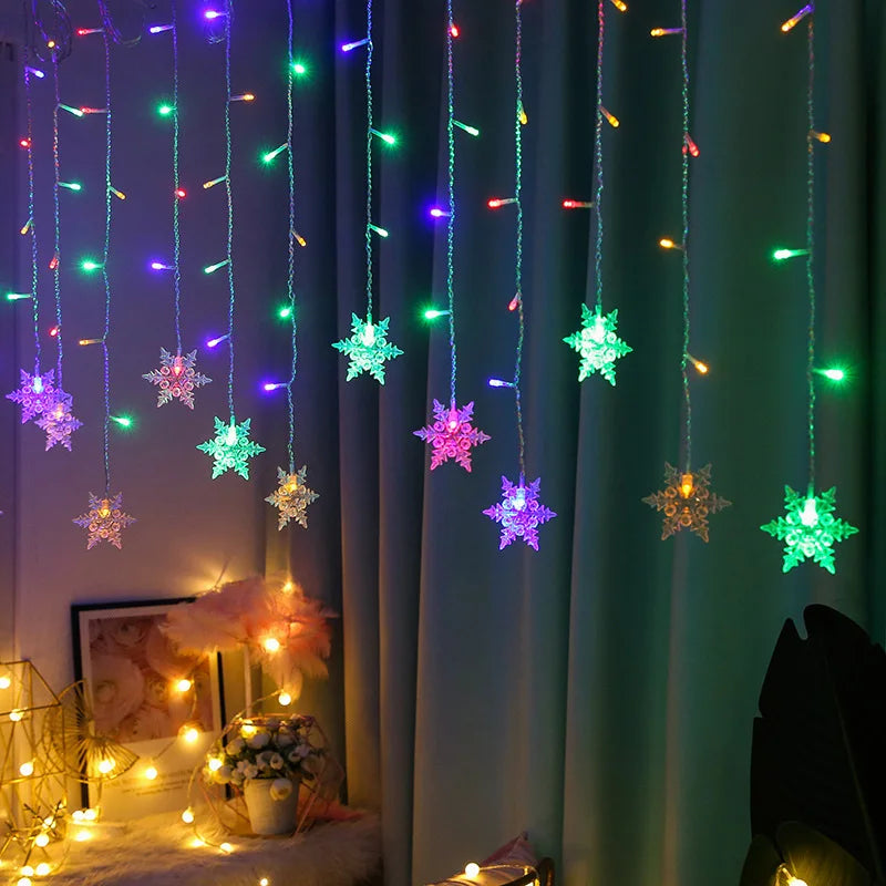 LED Lichterkette mit Schneeflocken – Bunte Deko-Lichter für Weihnachten und Festdekoration