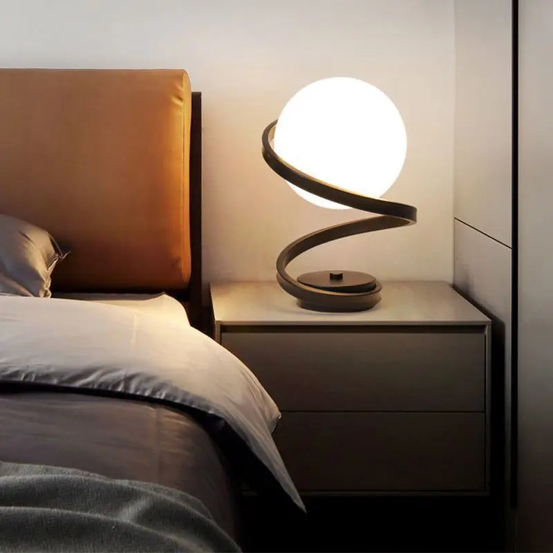SpiralGlow – Tischlampe mit elegantem Spiraldesign