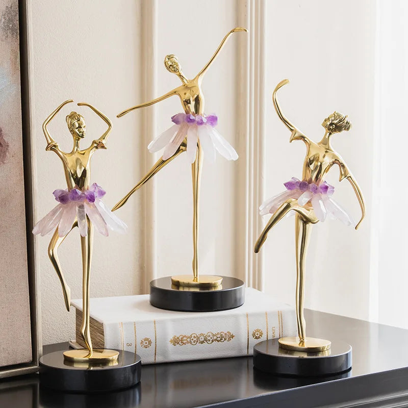 Elegante goldene Balletttänzerin Figur