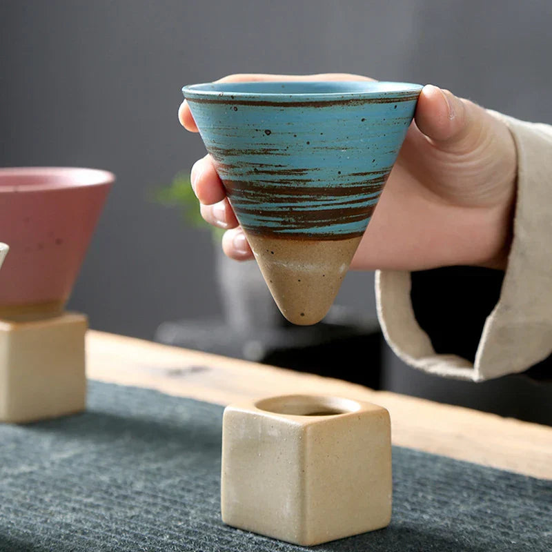 Royaleva Vintage Espresso Tassen - Handgefertigte Kegelform mit Keramikhalter