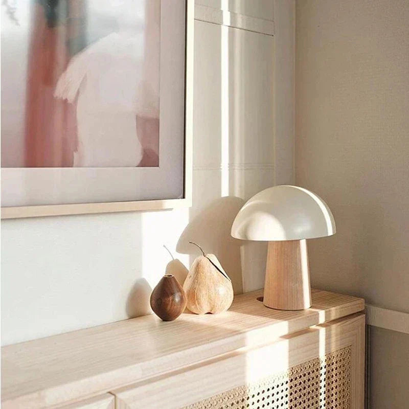 Tischlampe Juno - Minimalistisches skandinavisches Design aus Holz und Metall, LED-Beleuchtung
